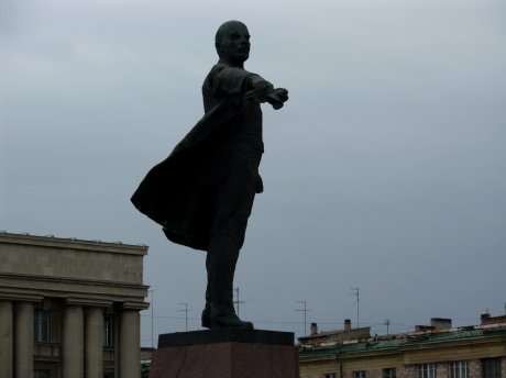 Памятник В. И. Ленину в Ленинграде